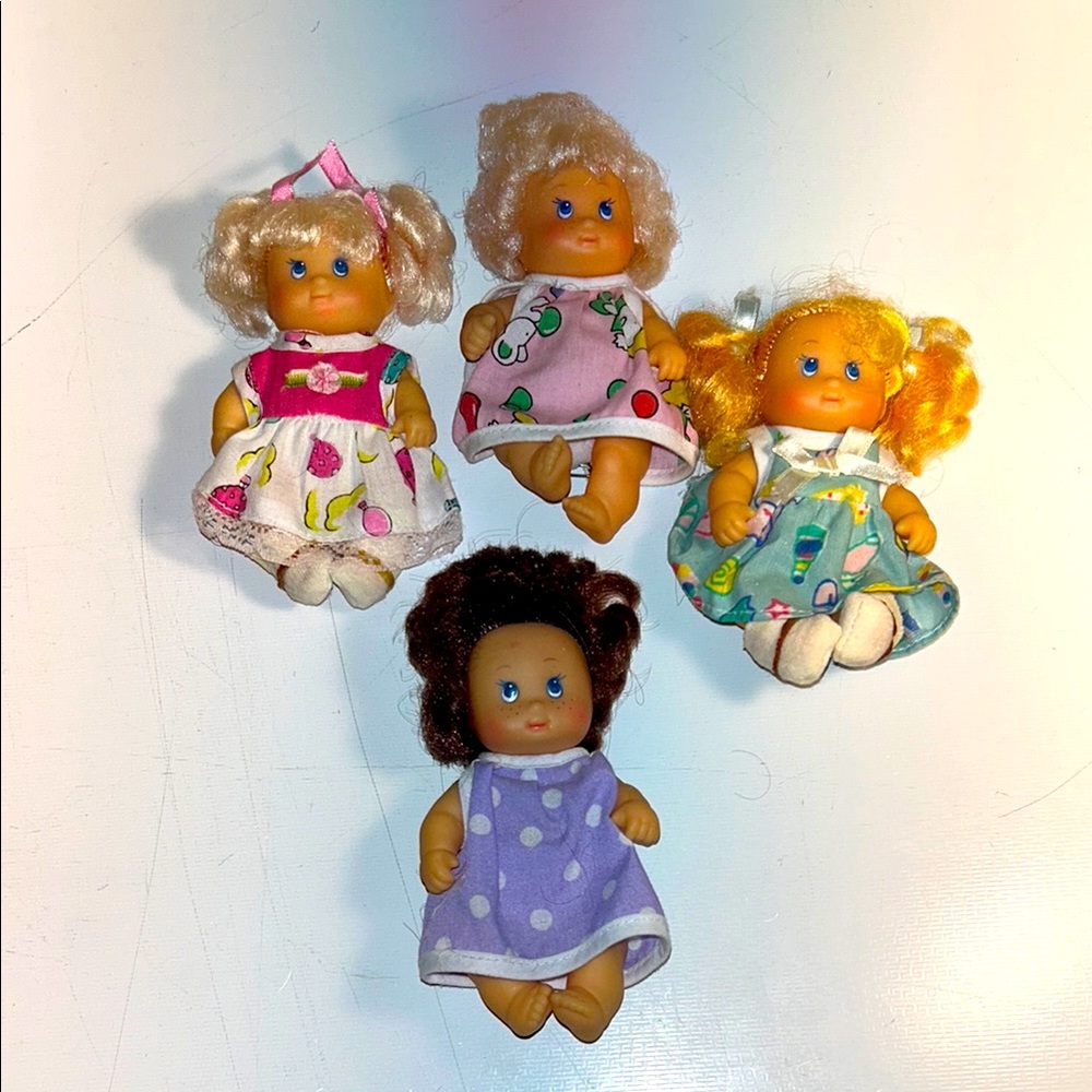 Lot of 4 Cititoy Dolls Brunette Blonde and Two White Blonde Little Sister